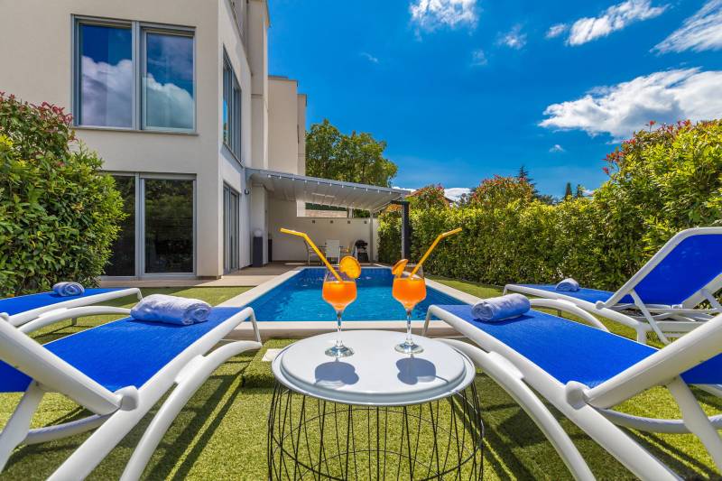 Villa Topaz mit beheiztem Pool Krk