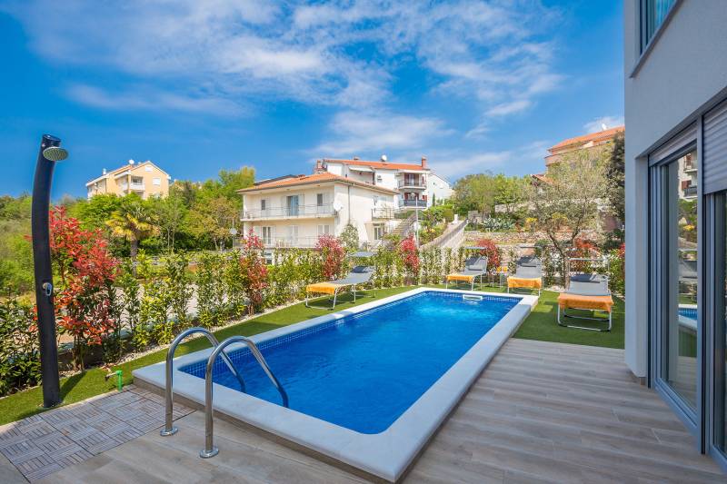 Villa Topaz mit beheiztem Pool Krk