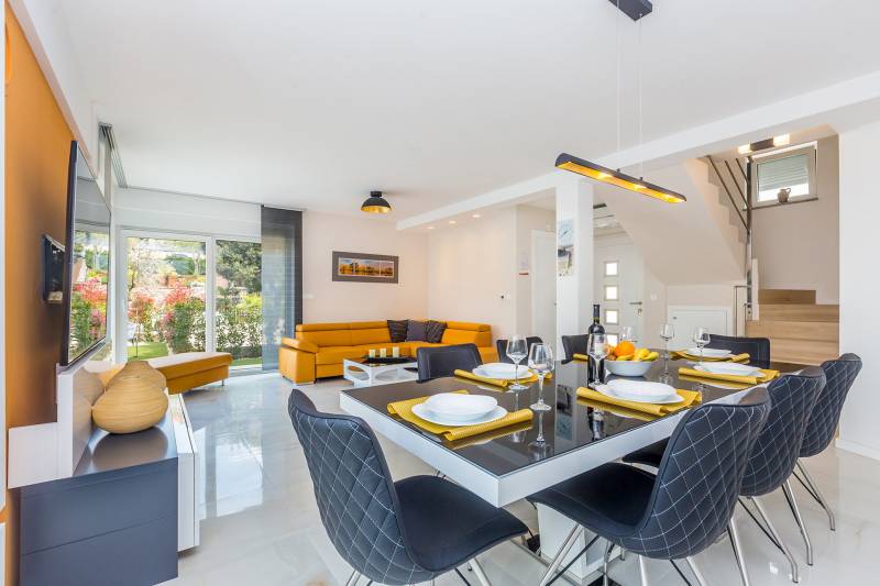 Villa Topaz mit beheiztem Pool Krk