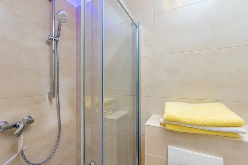 Villa Topaz mit beheiztem Pool Krk