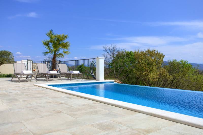 Villa Wisteria mit Pool Krk