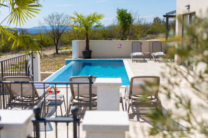 Villa Wisteria mit Pool Krk