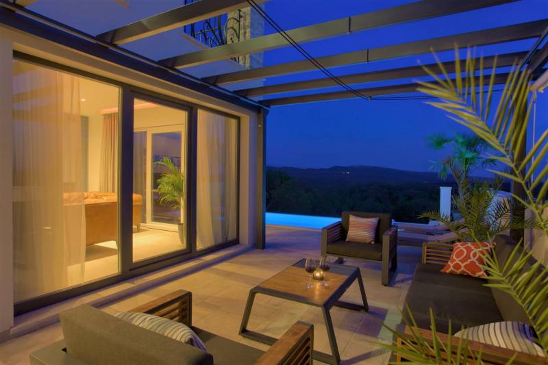 Villa Wisteria mit Pool Krk