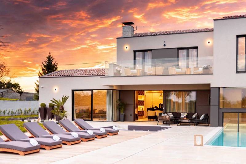 Luxury Villa Avior with Pool near Pazin