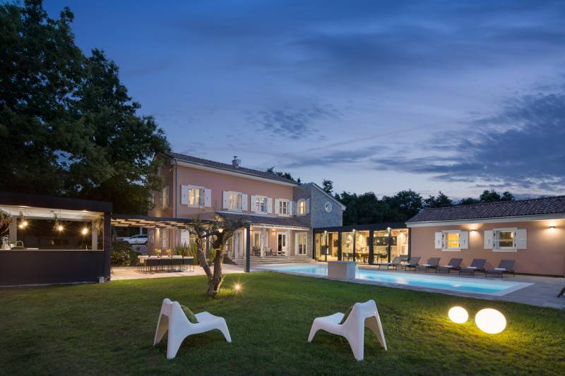 Villa Fairytale mit Pool Pula