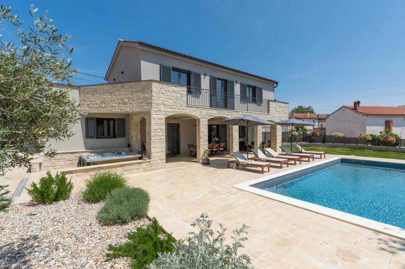 Villa Rosa Bianca s bazenom u mjestu Foli, okolica Pule