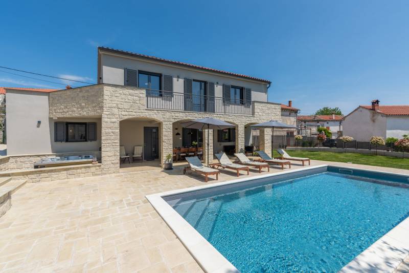 Vila Rosa Bianca s Bazenom Pula