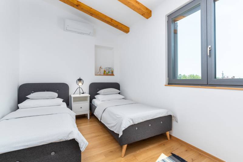Vila Rosa Bianca s Bazenom Pula