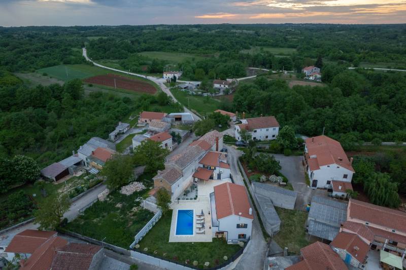 Vila Rosa Bianca s Bazenom Pula