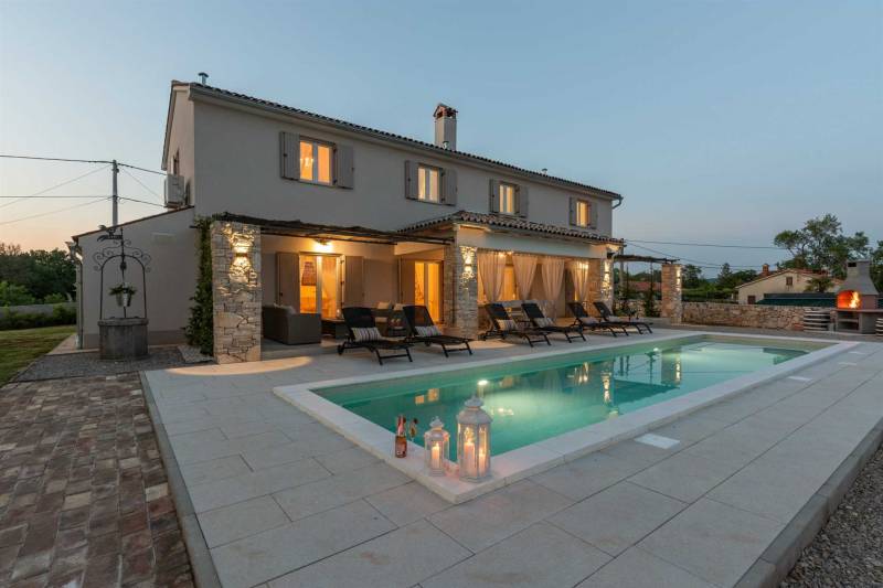 Villa Paloma Blanca with Pool in Labin near Rabac in Istria