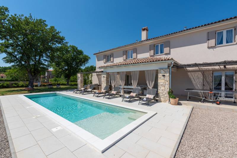 Villa Paloma Blanca with Pool Rabac