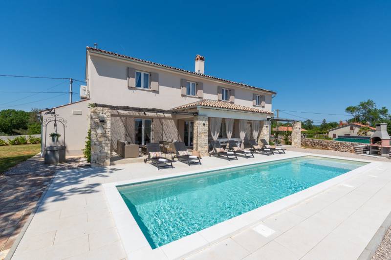 Villa Paloma Blanca with Pool Rabac