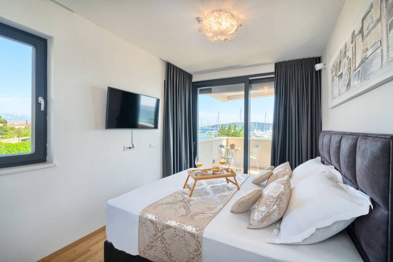 Luxusvilla Imperio mit Pool Split
