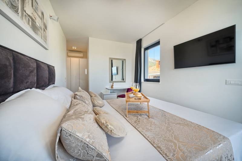 Luxusvilla Imperio mit Pool Split