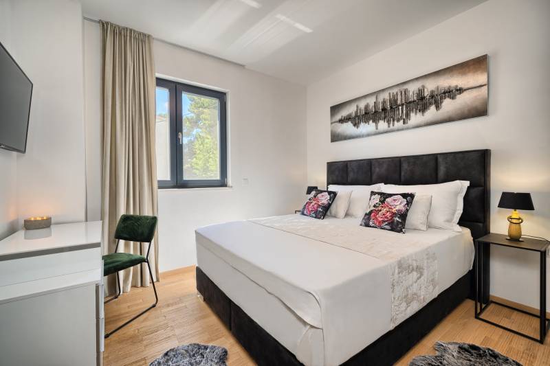 Luxusvilla Imperio mit Pool Split