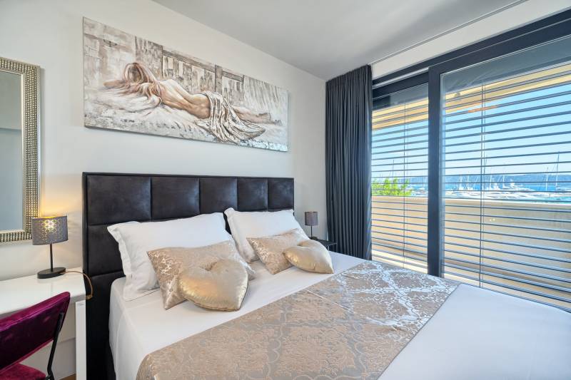 Luxusvilla Imperio mit Pool Split