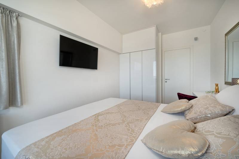 Luxusvilla Imperio mit Pool Split