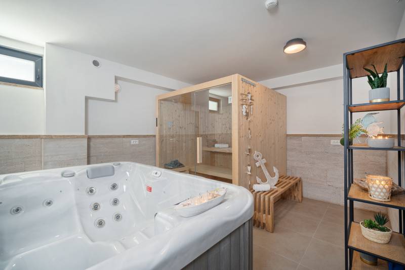 Luxusvilla Imperio mit Pool Split