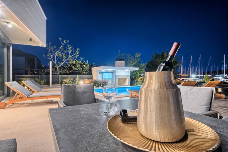 Luxusvilla Imperio mit Pool Split