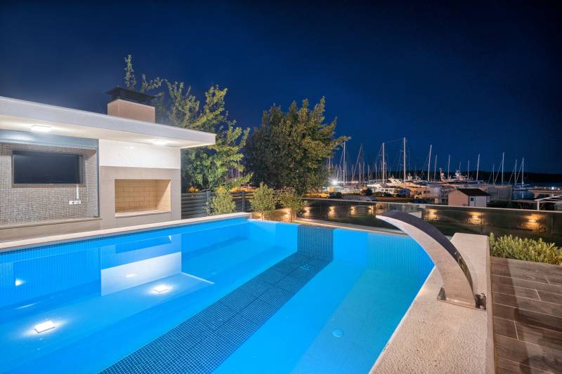 Luxusvilla Imperio mit Pool Split