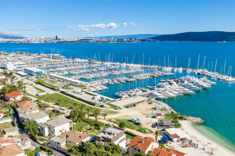Luxusvilla Imperio mit Pool Split