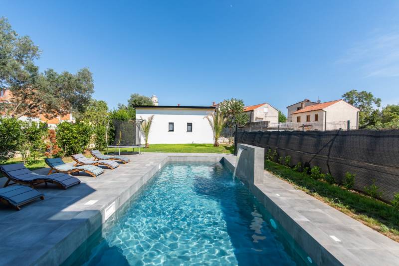 Luksuzna Vila Black Onyx s Bazenom Pula