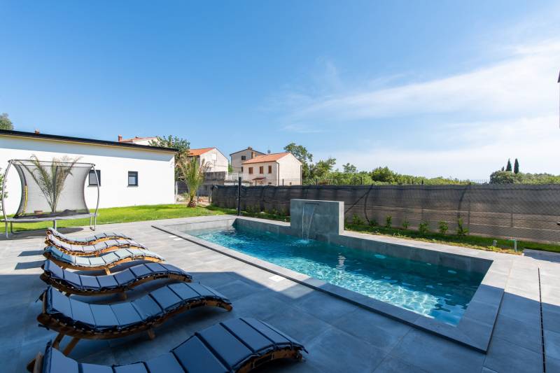 Luksuzna Vila Black Onyx s Bazenom Pula