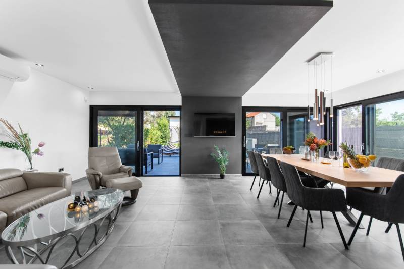 Luksuzna Vila Black Onyx s Bazenom Pula