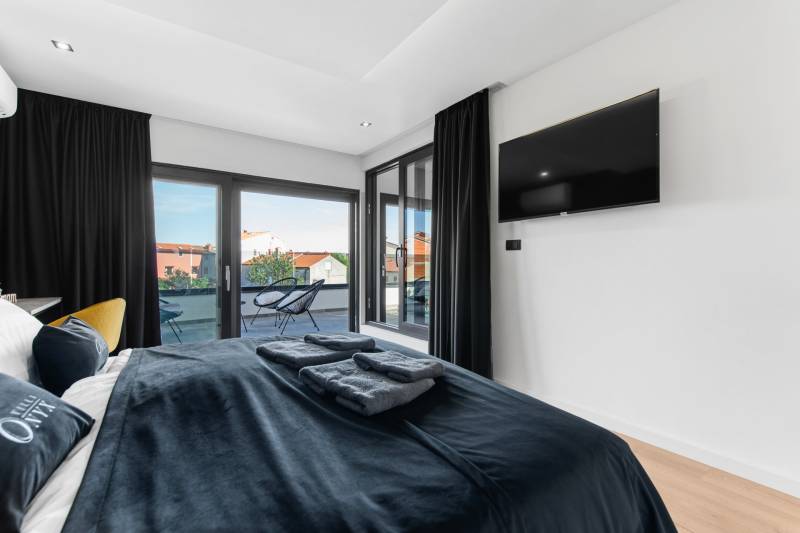 Luksuzna Vila Black Onyx s Bazenom Pula