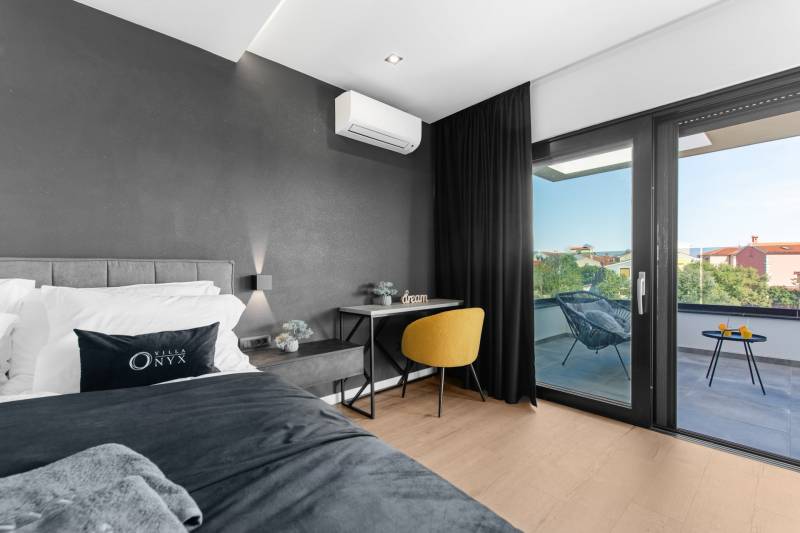 Luksuzna Vila Black Onyx s Bazenom Pula