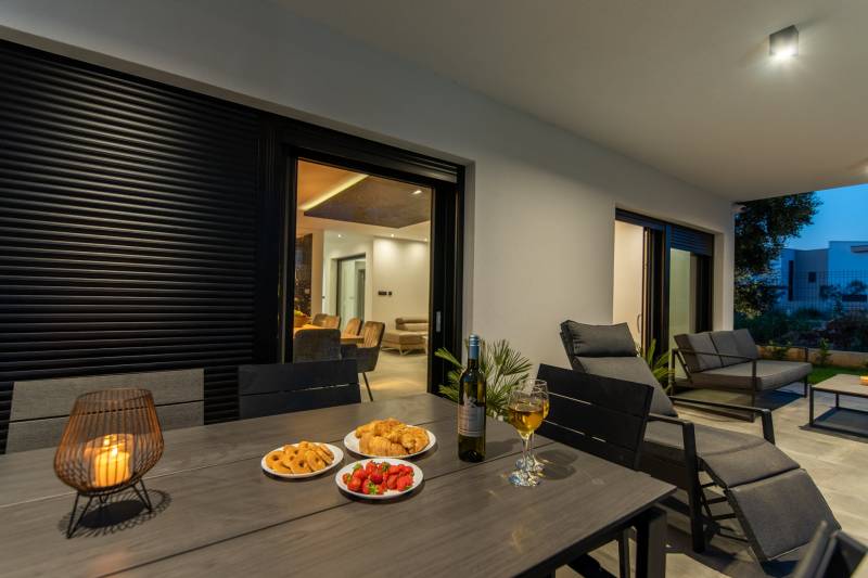Luksuzna Vila Black Onyx s Bazenom Pula