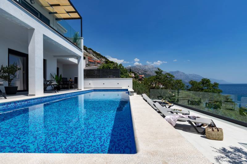 Beachfront Villa Immortelle with Pool Omiš