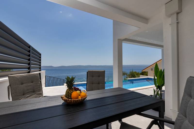 Beachfront Villa Immortelle with Pool Omiš