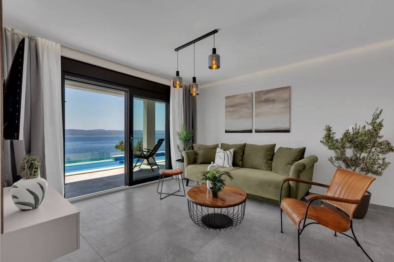 Beachfront Villa Immortelle with Pool Omiš