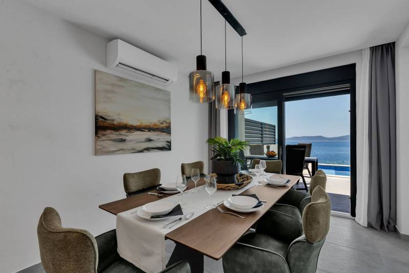 Beachfront Villa Immortelle with Pool Omiš