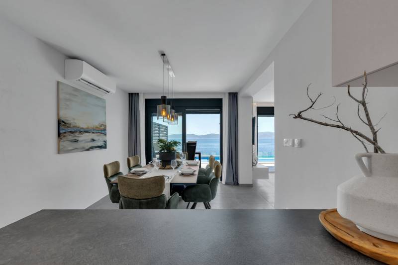 Beachfront Villa Immortelle with Pool Omiš