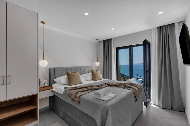 Beachfront Villa Immortelle with Pool Omiš