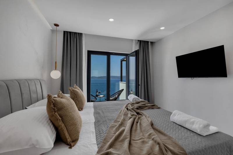 Beachfront Villa Immortelle with Pool Omiš