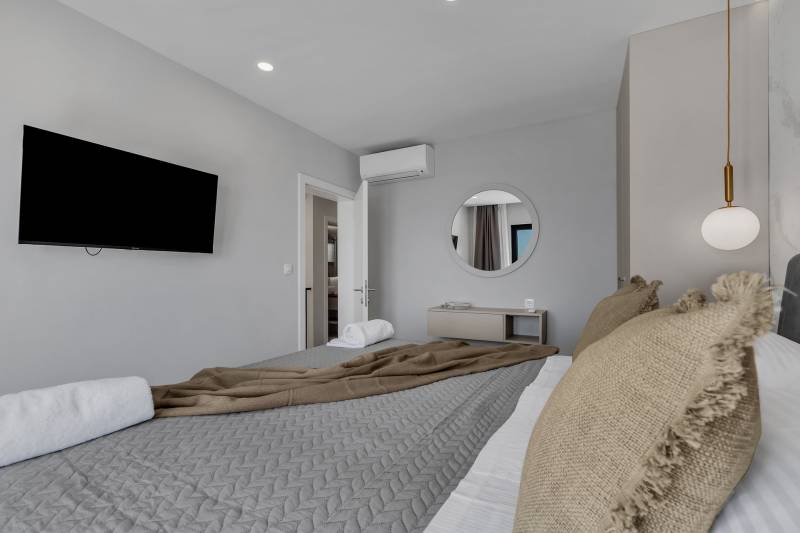 Beachfront Villa Immortelle with Pool Omiš