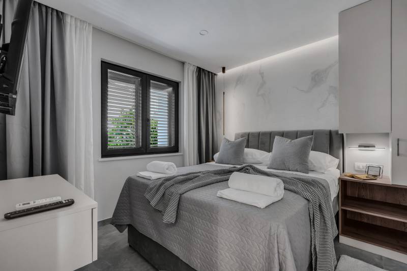 Beachfront Villa Immortelle with Pool Omiš