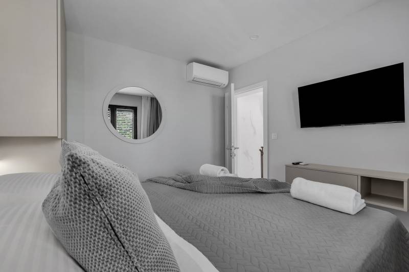 Beachfront Villa Immortelle with Pool Omiš