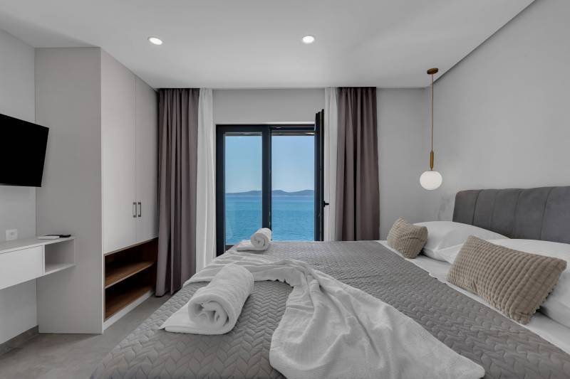 Beachfront Villa Immortelle with Pool Omiš