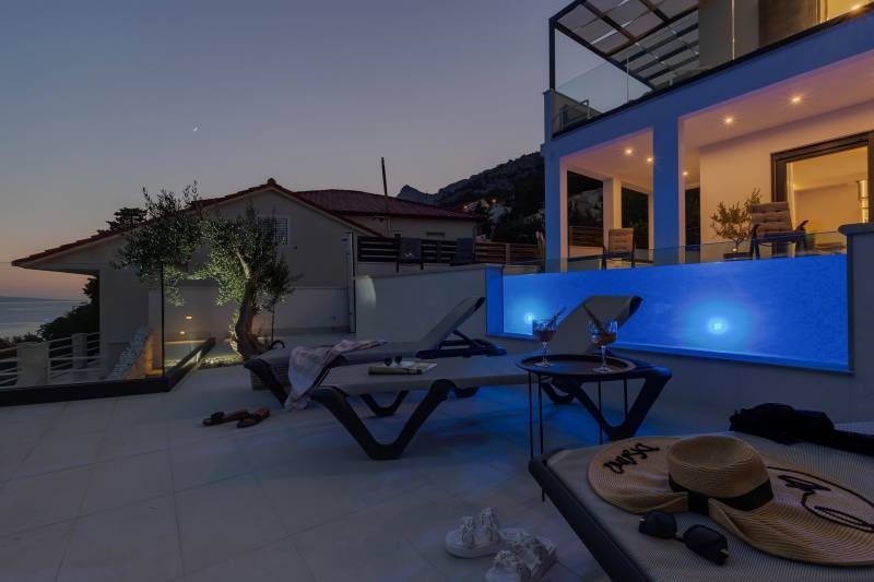 Beachfront Villa Immortelle with Pool Omiš