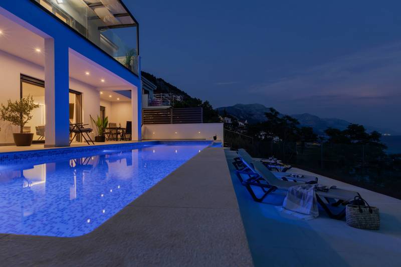 Beachfront Villa Immortelle with Pool Omiš
