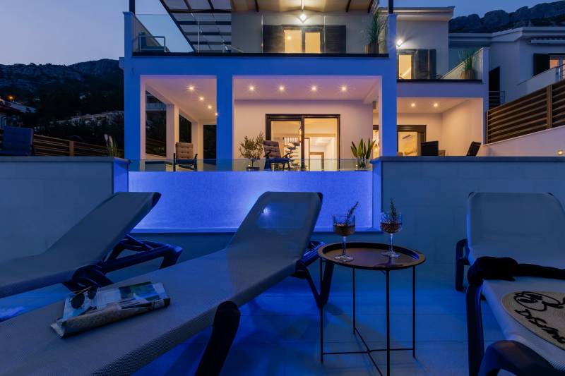 Beachfront Villa Immortelle with Pool Omiš