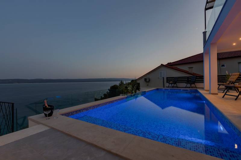 Beachfront Villa Immortelle with Pool Omiš