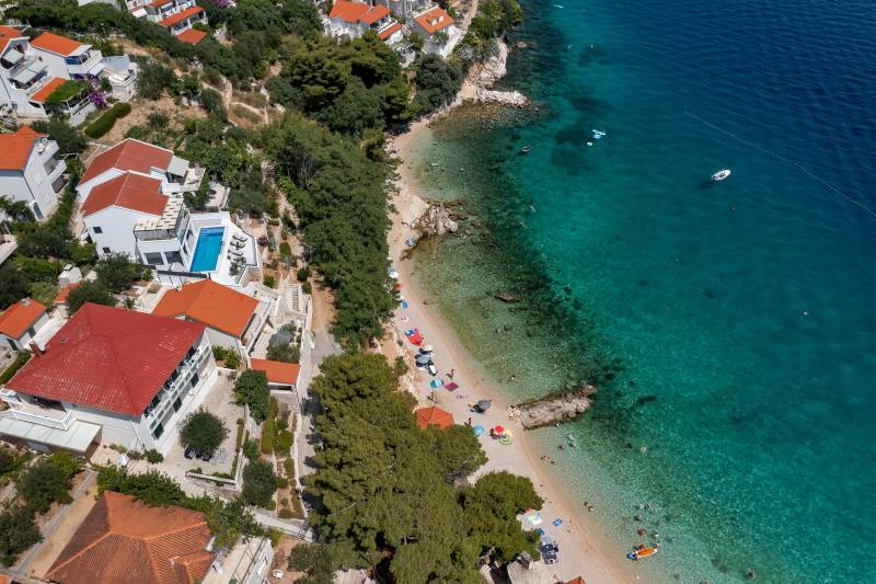 Beachfront Villa Immortelle with Pool Omiš