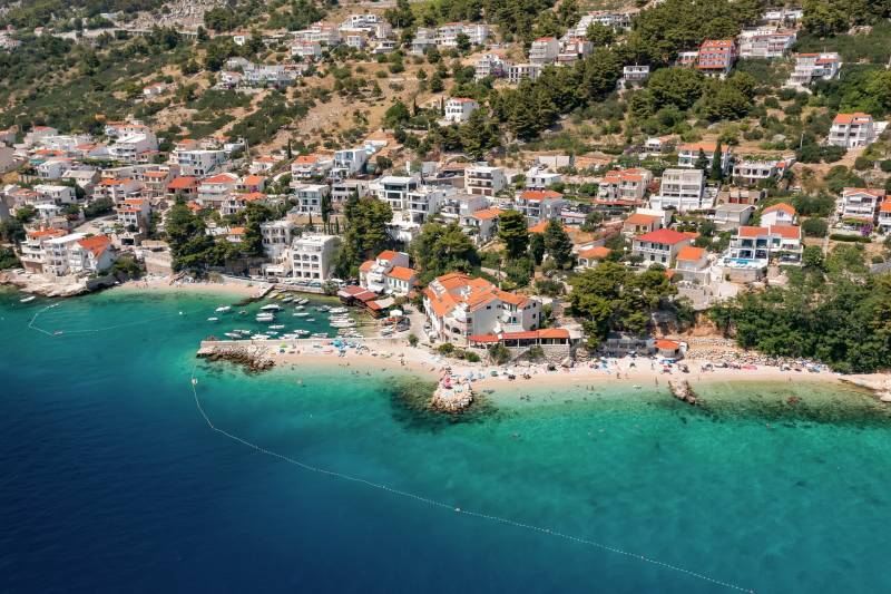 Beachfront Villa Immortelle with Pool Omiš
