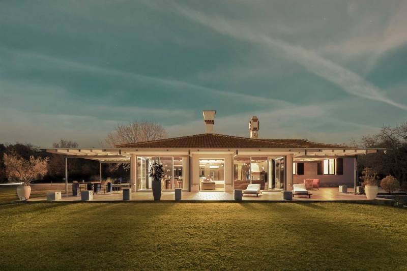 Villa Famoso with Pool