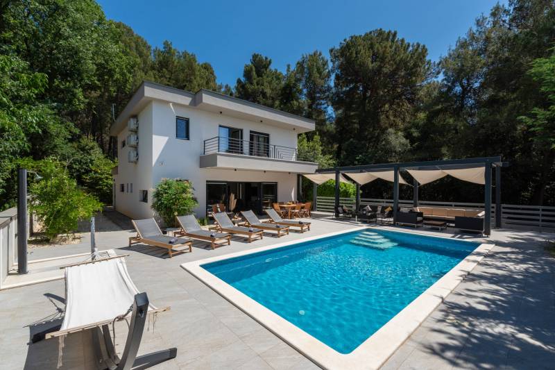 Luxusvilla Bosque mit Pool Pula